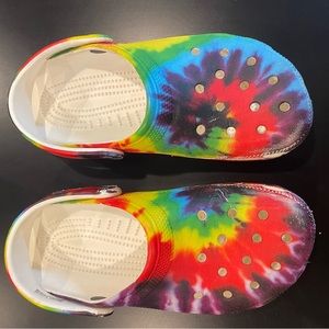 Rainbow, Tie-dye, Women's Size 9 CROCS